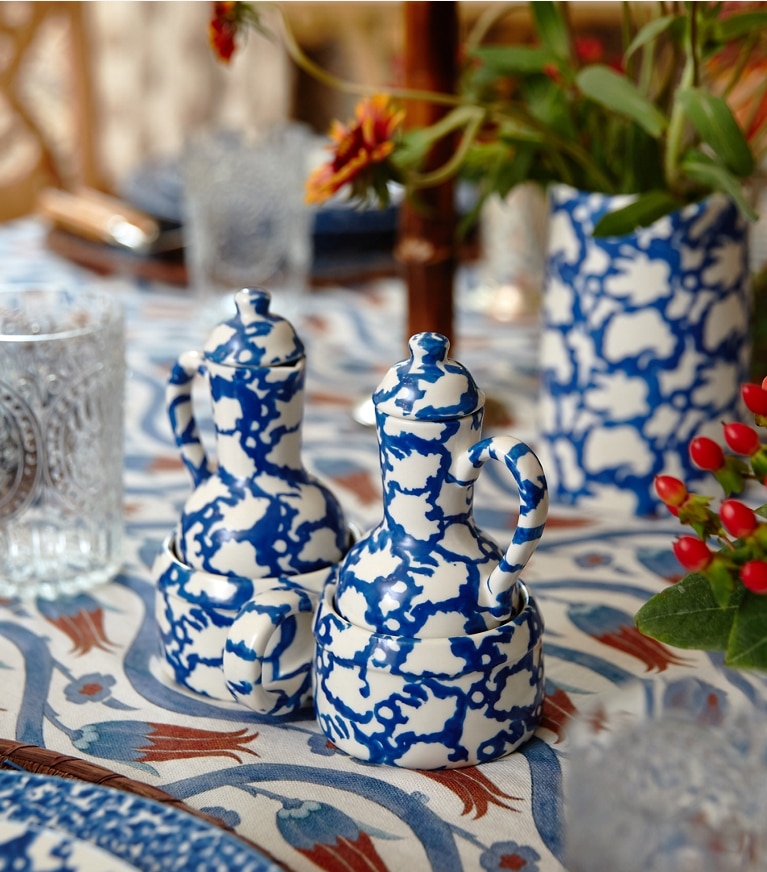 Tory Burch designer tabletop & drinkware Spongeware Oil & Vinegar Set in Smoke front